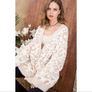 🆕 Fuzzy Taupe Leopard Cardigan